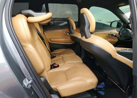 2018 Volvo Xc90 T6 z USA, uszkodzony, nr VIN YV4A22PL8J1198622